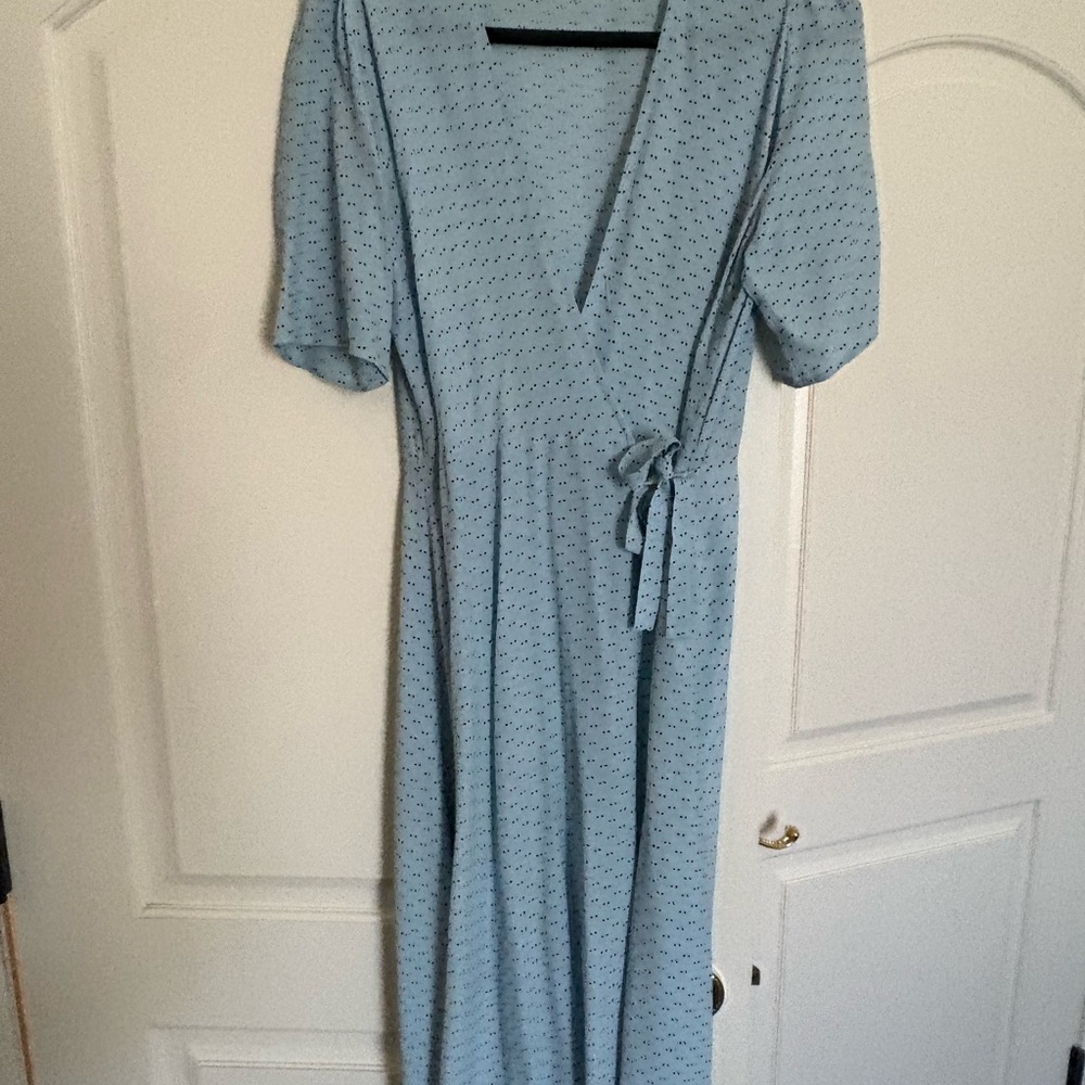 Elegant light blue classic summer dress , Size 6